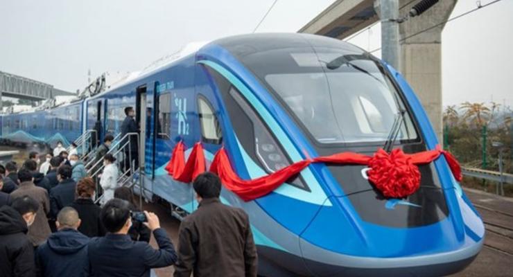 Китай запустил первый в мире поезд на "водородной энергии"