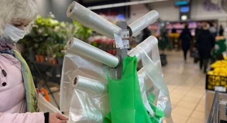 Украинцы за год уменьшили использование пластиковых пакетов на 40-90%
