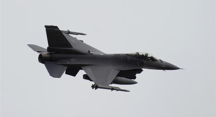 Польша готова предоставить Украине истребители F-16, но есть условие