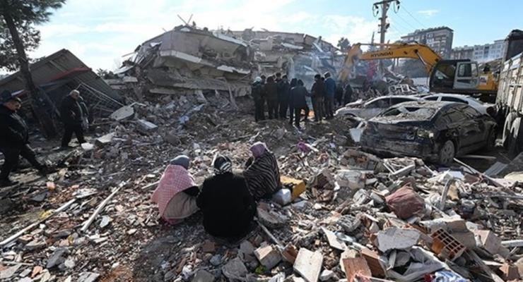 В Турции опять возросло число жертв землетрясения