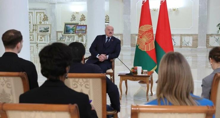 Лукашенко пригласил Байдена пообщаться с Путиным