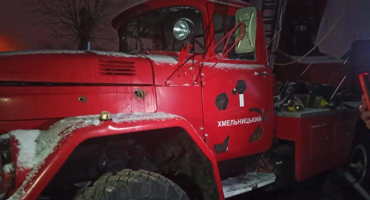 В результате атаки дронов на Хмельницкий погибли спасатели