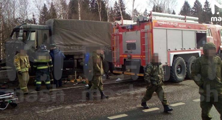 Два грузовика Минобороны РФ попали в ДТП - соцсети
