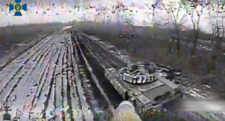 В СБУ показали уничтожение танка РФ украинский FPV-дроном