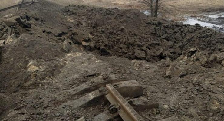 Россияне повредили железные пути в Славянске