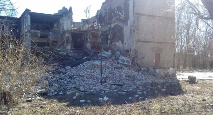 Войска РФ обстреляли школу в Авдеевке, есть жертва