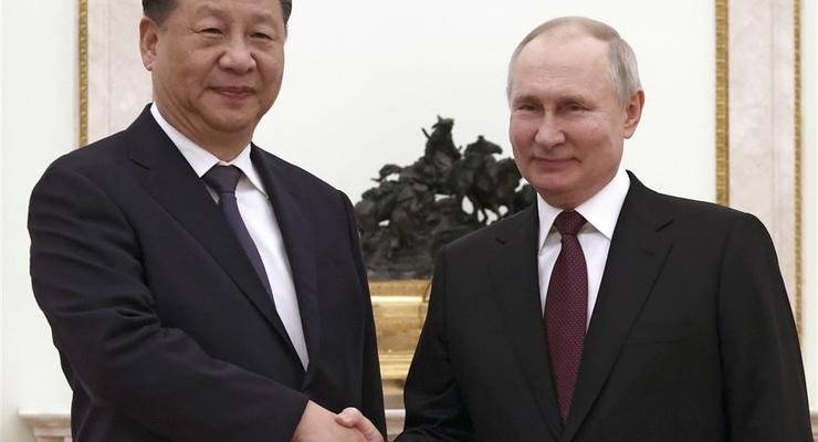 Сі Цзіньпін зустрівся з Путіним у Кремлі: подробиці
