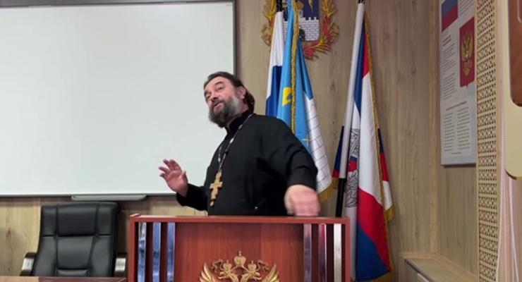 Священник РПЦ призвал оккупантов заряжать Грады "с молитвой"