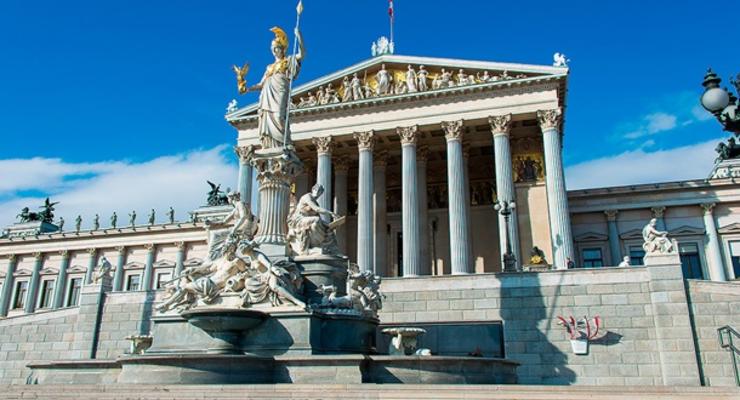Зеленский намерен обратиться к парламенту Австрии