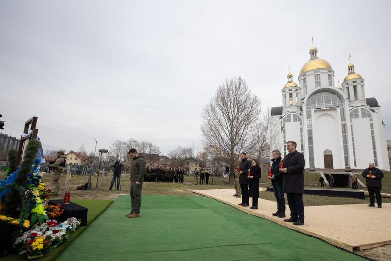 Президент и лидеры иностранных государств почтили память жителей Бучи, погибших во время оккупации / www.president.gov.ua
