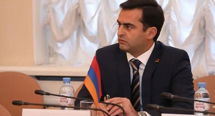 Власти Армении пообещали не арестовывать Путина