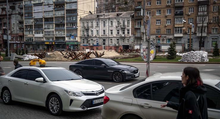 В Киеве временно не будут взимать оплату за парковку авто - КГГА