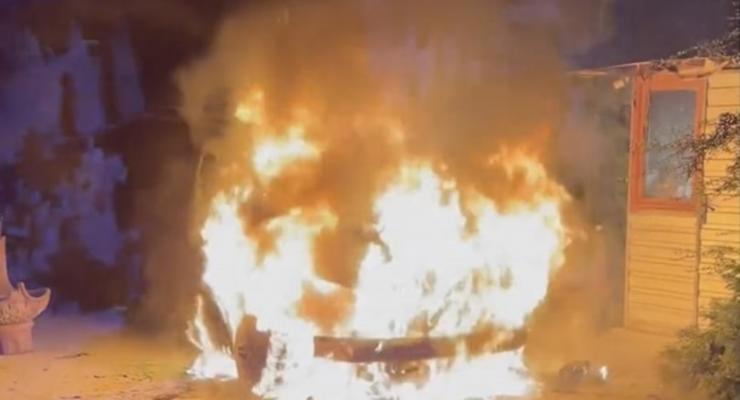 В Ужгороде сожгли автомобиль секретаря горсовета