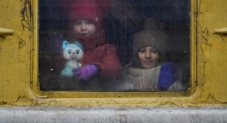 Похищенных детей били за отказ петь гимн РФ - ОП