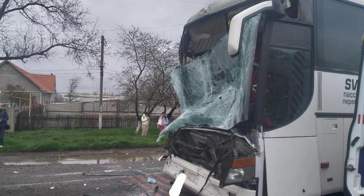 Автобус Одесса-Кишинев попал в ДТП возле границы с Молдовой