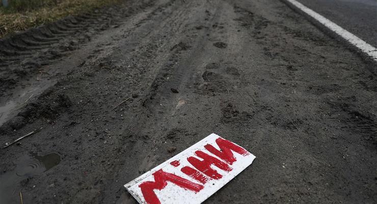 В Изюмском районе гражданские подорвались на минах