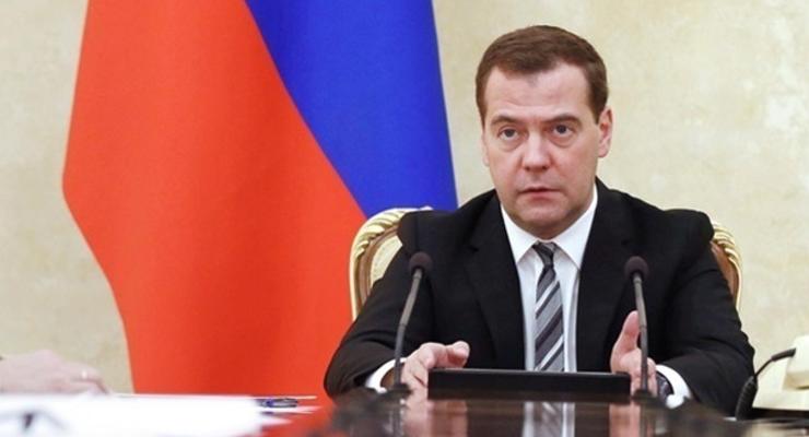В Польше посоветовали Медведеву и дальше "мешать алкоголь с наркотиками"