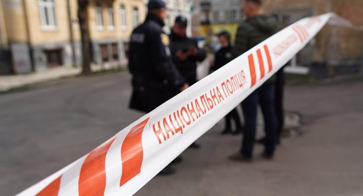 Мужчина во Львове открыл стрельбу из окна квартиры