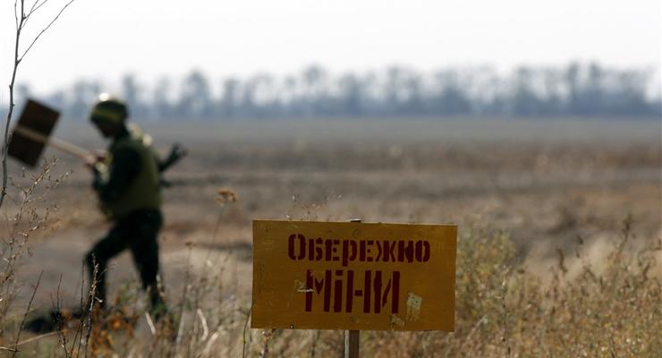 В Киевской области на обочине обнаружили противотанковую мину россиян
