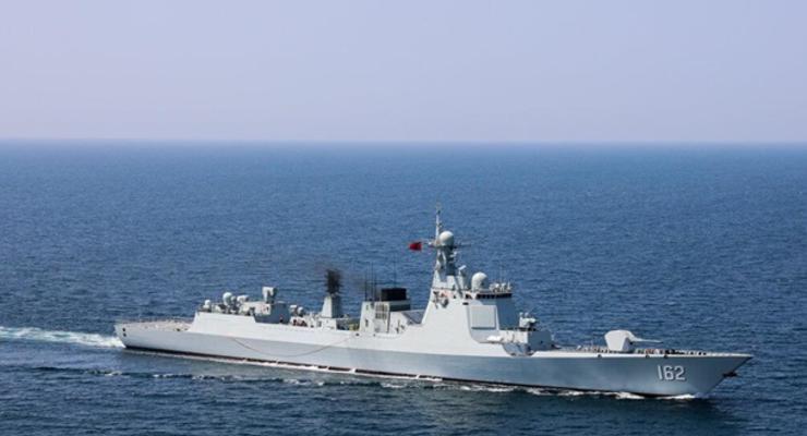 Китай эвакуировал на военных кораблях более тысячи человек из Судана