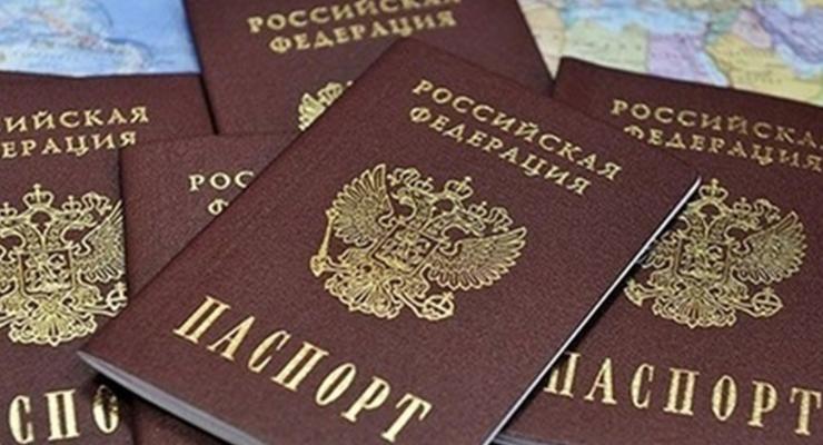 Омбудсмен посоветовал украинцам в оккупации брать российские паспорта
