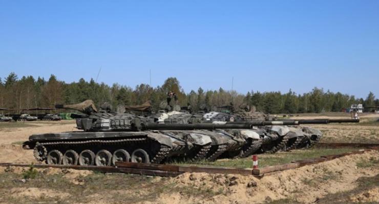 Беларусь заявила об "усилении госграницы" танками
