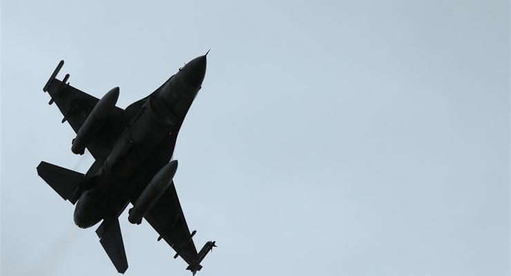 В США готовы одобрить экспорт самолетов F-16 для Украины, но есть условие, - CNN