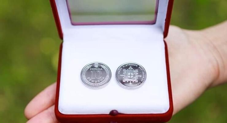 НБУ вводит в обращение новую 10-гривневую монету