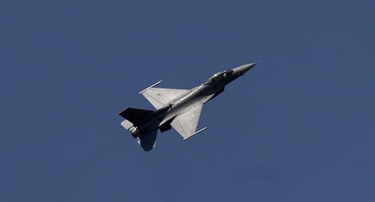 Байден подтвердил решение об обучении украинских пилотов на F-16