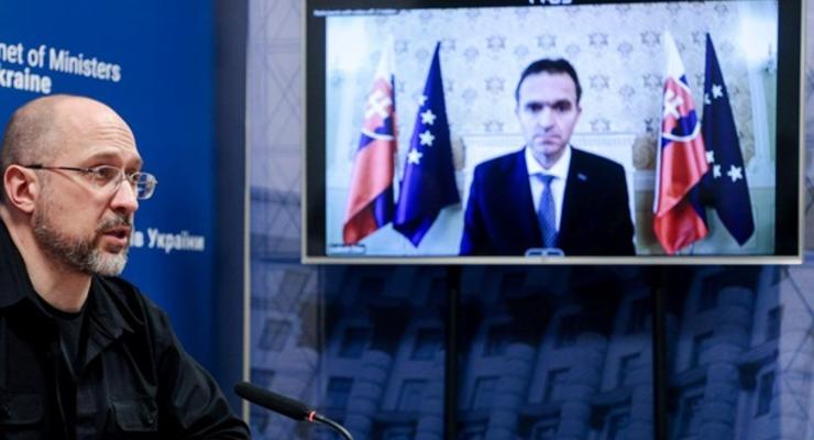Шмыгаль провел переговоры с премьером Словакии
