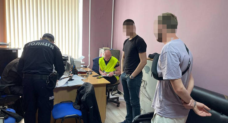 Поліція затримала двох молодиків, які знімали роботу ППО у Києві