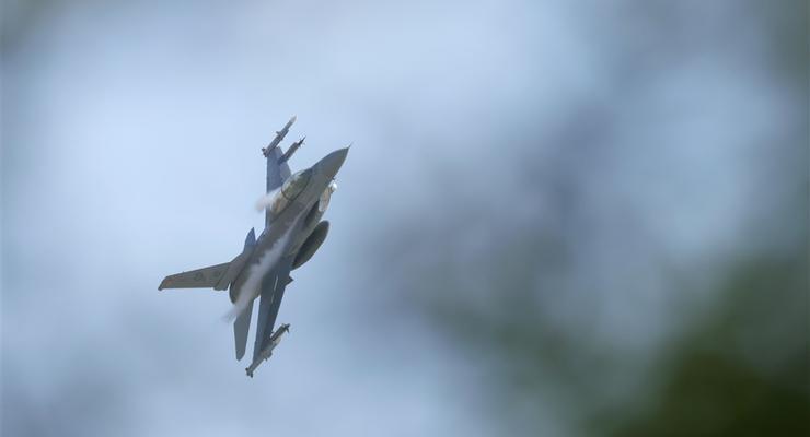 В ближайшие месяцы Нидерланды начнут обучение украинских пилотов на F-16