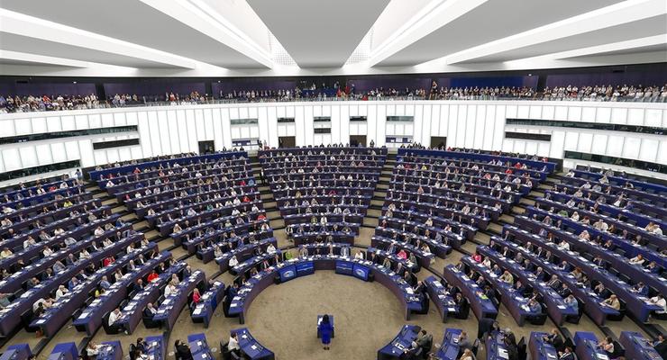 Европарламент одобрил резолюцию с призывом принять Украину в НАТО