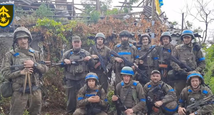 Украинские военные показали видео из освобожденного села Ривнополь в Донецкой области