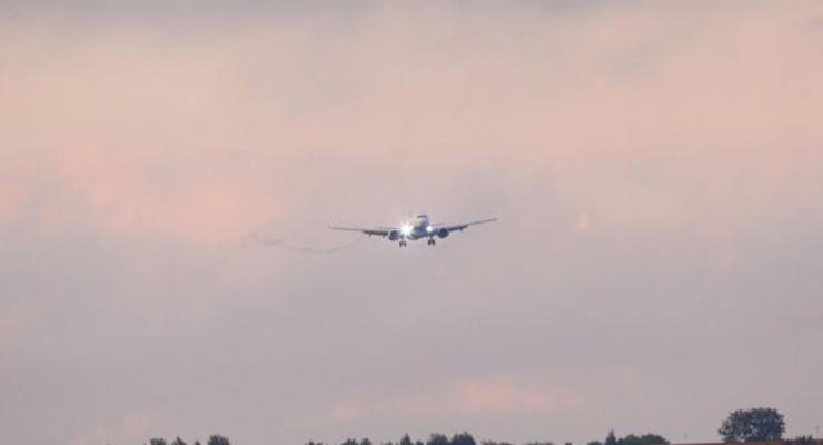 Польский пассажирский самолет залетел в закрытое небо Украины