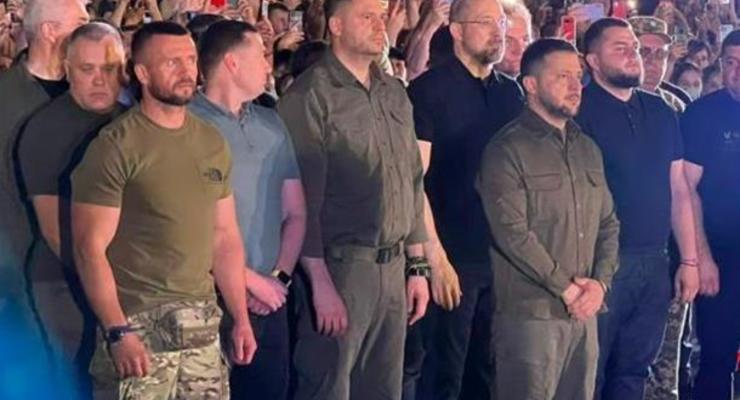 Зеленский и командиры Азова прибыли во Львов