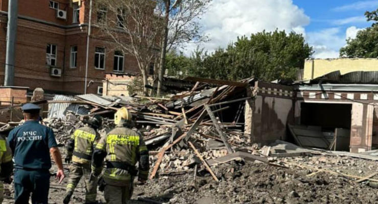 У центрі російського Таганрога вибухнула ракета: багато постраждалих