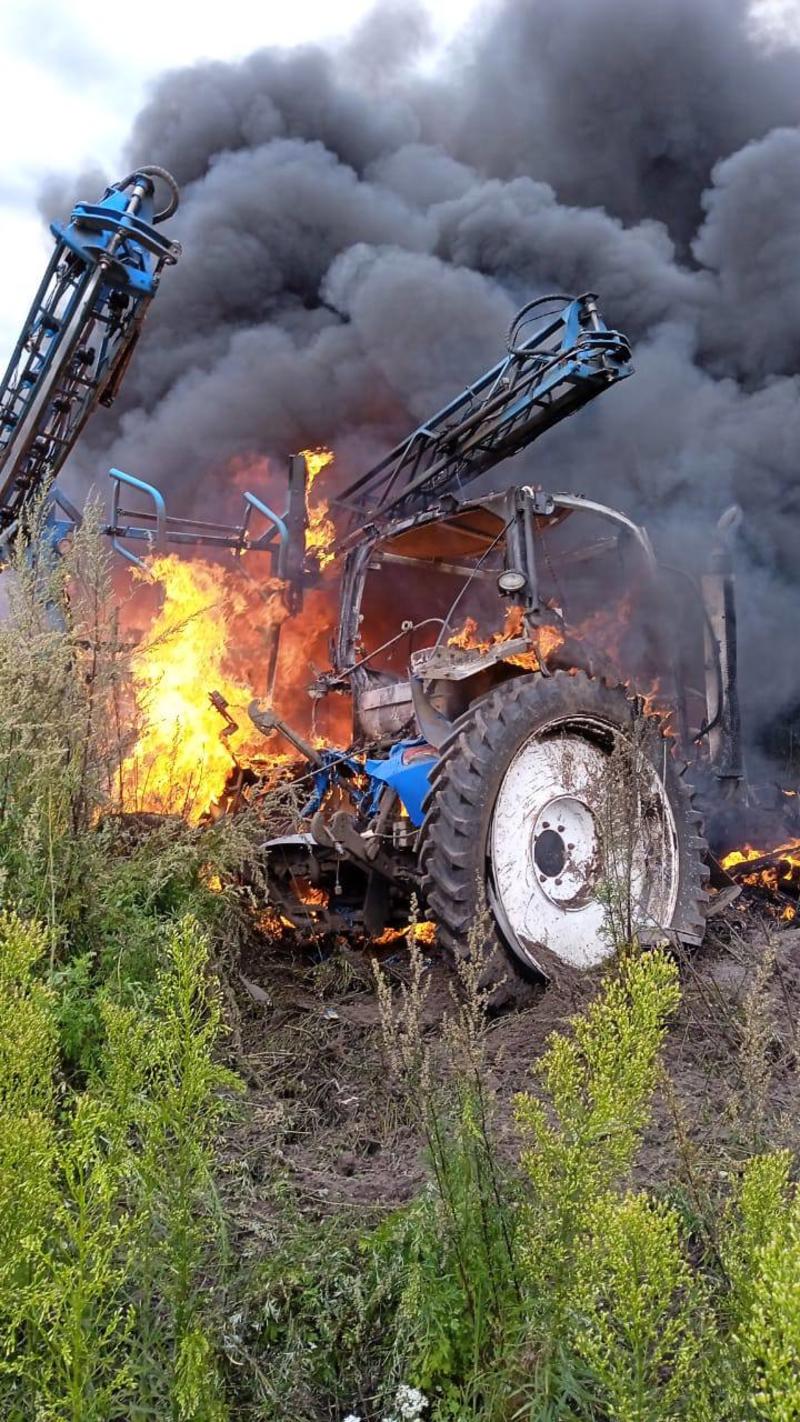 На Ровенщине на мине подорвался трактор / t.me/vitalykoval8