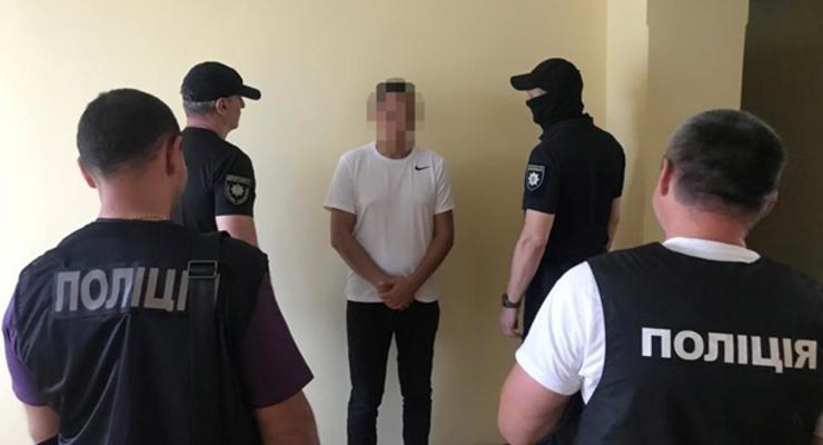 В Одесской области задержали военного чиновника, требовавшего $6000 взятки