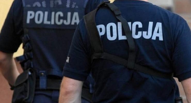 В Чехии полиция обнаружила грузовик с 62 мигрантами, водитель скрылся