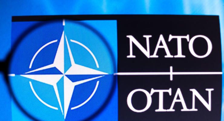 Чиновник НАТО извинился за заявление о сдаче территорий Украины в обмен на ее членство в Альянсе