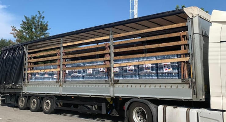 Сербия передала Украине 14 грузовиков гуманитарной помощи