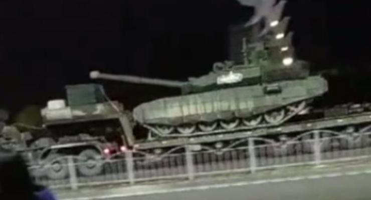 Оккупанты перебрасывали танки Т-80 в сторону Бердянска