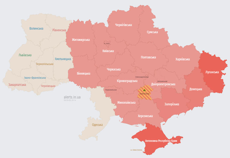 Пів країни охопила повітряна тривога (скріншот alerts.in.ua) / Открытые источники