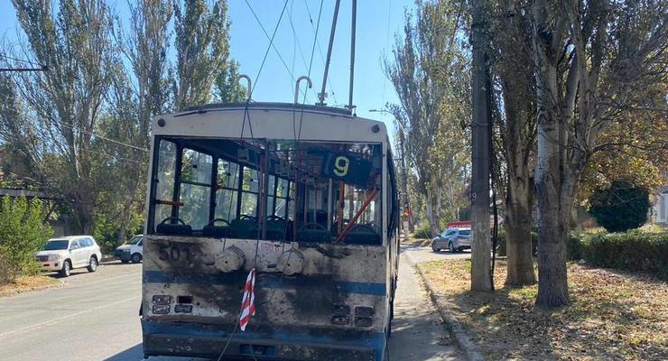 Росія обстріляла тролейбус у Херсоні: загинув сержант поліції