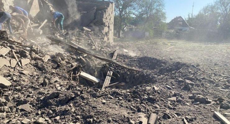Россияне нанесли удар по общежитию в Херсоне: есть погибшие и пострадавшие