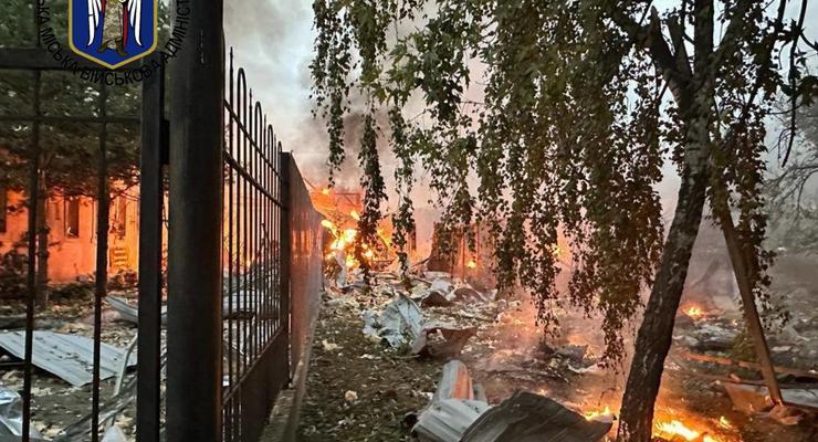 Ракетная атака РФ по Киеву: есть разрушения и пострадавшие (фото)