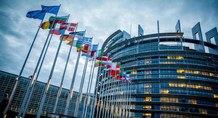 Европарламент одобрил предоставление Украине 50 миллиардов евро
