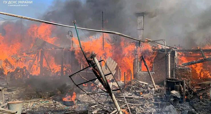 Россия ударила по Волчанску: произошел крупный пожар, ранены 2 человека