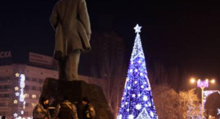 Без фейерверков и празднований: в Крыму и части РФ ввели ограничения на время зимних праздников